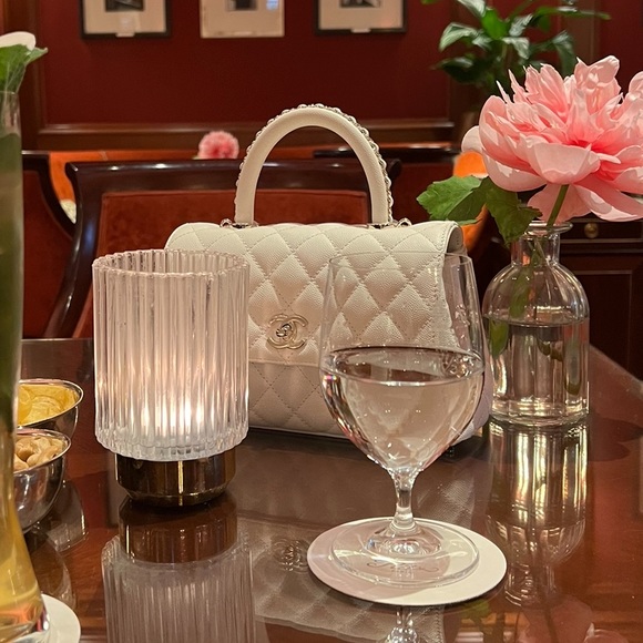 BRAND NEW 2023! Coco Chanel chain handle white caviar handbag! - Picture 2 of 5